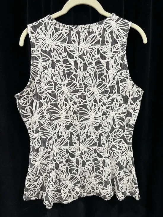 Suzy Shier Top - Picture 2 of 2